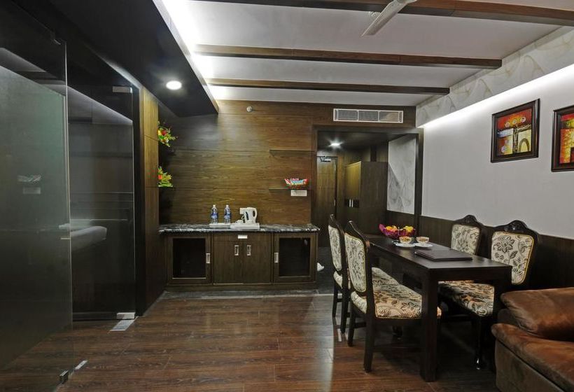 Hotel Oyo Premium Vip Road 8