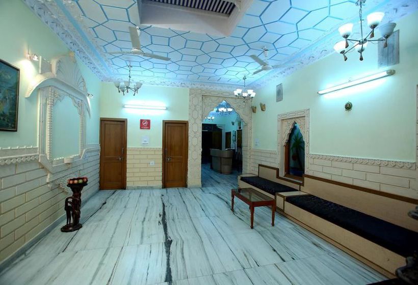 Hotel Oyo Rooms Old Public Park 3