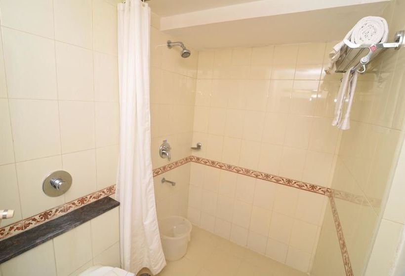 Hotel Oyo Premium Near Aravind Eye Hospital