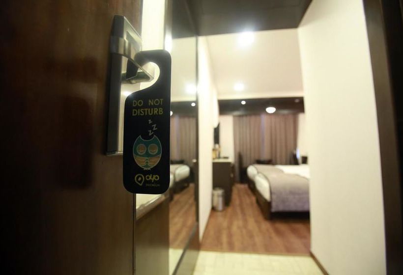 Hotel Oyo Premium Children Park Sardarpura 11