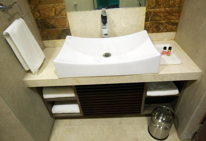 Hotel Oyo Premium Children Park Sardarpura 5