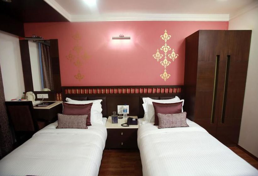 Hotel Oyo Premium Children Park Sardarpura 9