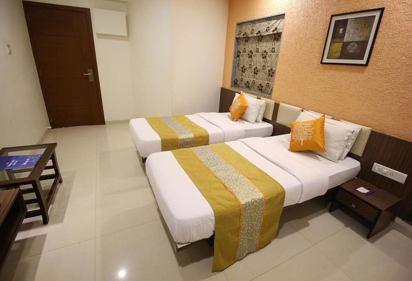 Hotel Oyo Rooms Kanak Road 10