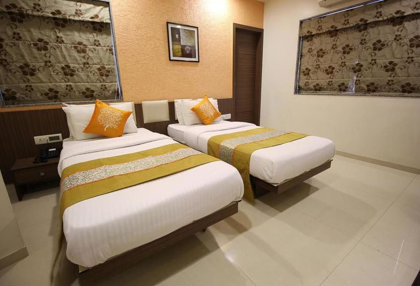 Hotel Oyo Rooms Kanak Road 12