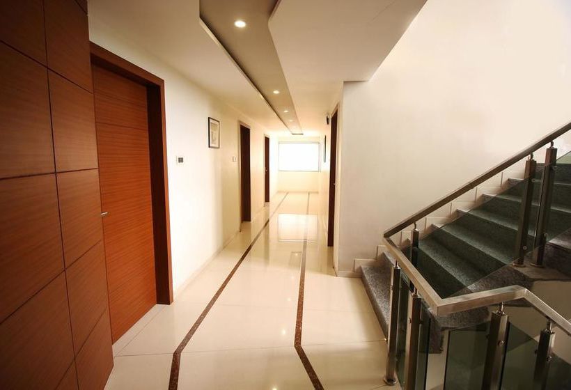 Hotel Oyo Rooms Kanak Road 15