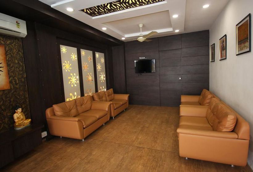 Hotel Oyo Rooms Kanak Road 17