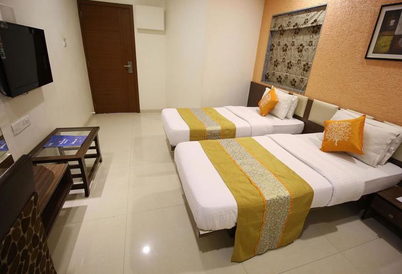Hotel Oyo Rooms Kanak Road 7
