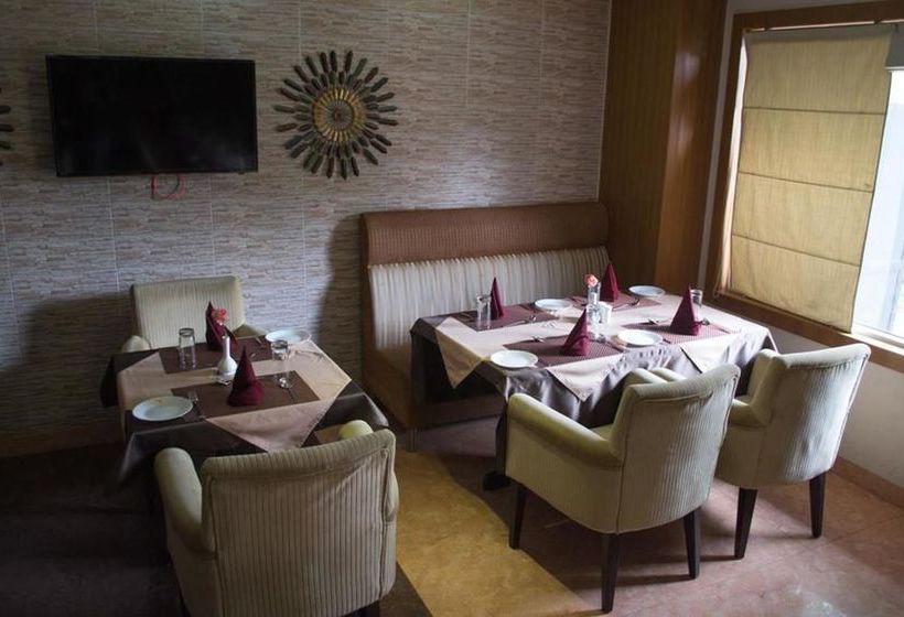 Hotel Oyo Premium Vani Vihar 10