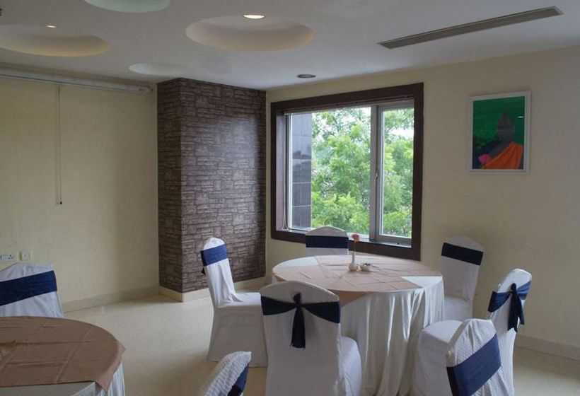 Hotel Oyo Premium Vani Vihar 9