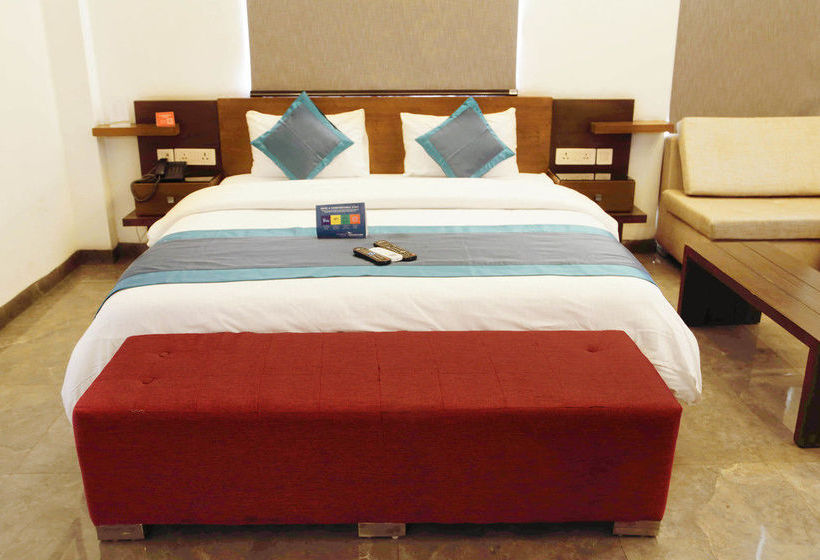 Fabhotel Phase 4 Galleria 12