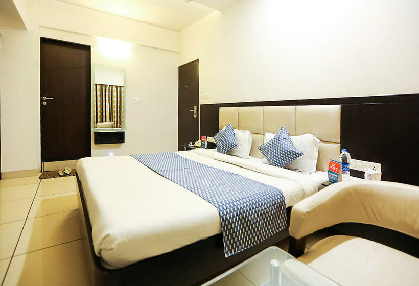 Hotel Zo Rooms Navrangpura Commerce College 13