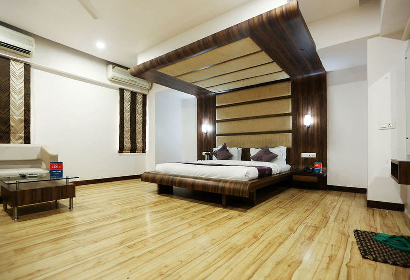 Hotel Zo Rooms Navrangpura Commerce College 14