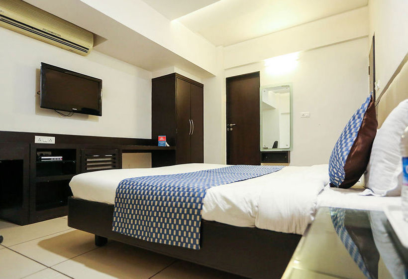Hotel Zo Rooms Navrangpura Commerce College 9