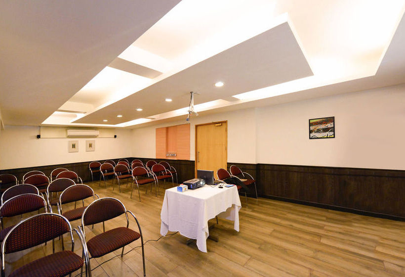 Hotel Zo Rooms Ellis Bridge