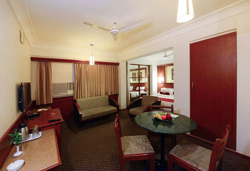 Hotel Zo Rooms Ellis Bridge 1