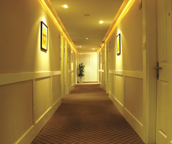 Hotel Zo Rooms Ellis Bridge 20