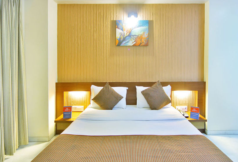 Hotel Zo Rooms Sayajigunj Kalaghoda Circle