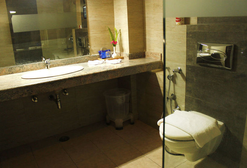 Hotel Oyo Premium Khanyara Road 18