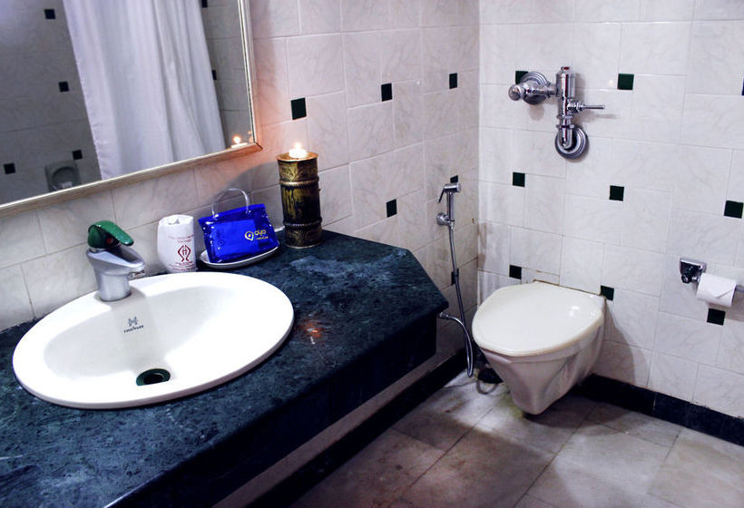 Hotel Oyo Premium Khanyara Road 2