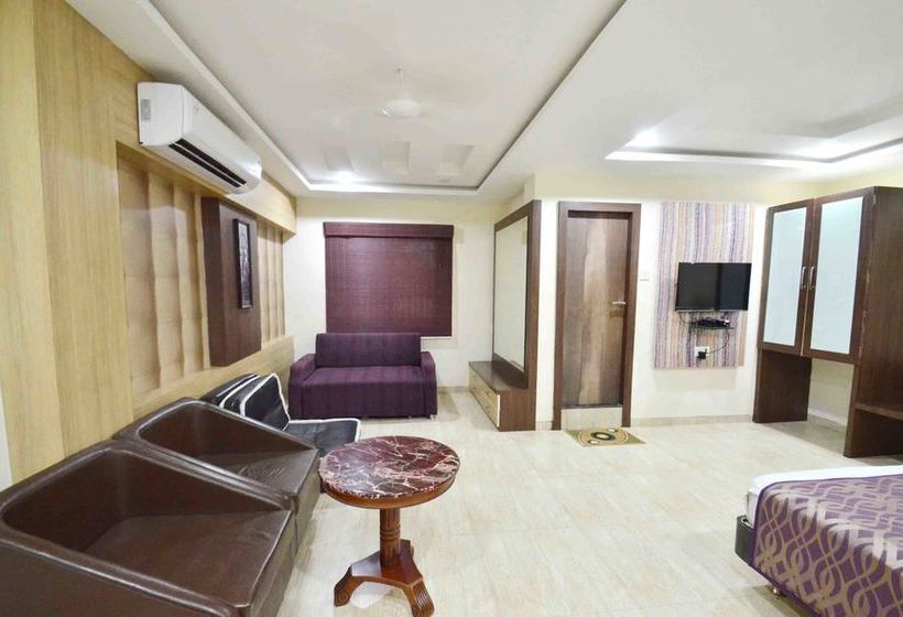 Hotel Oyo Rooms Navlakha Bus Stand 2