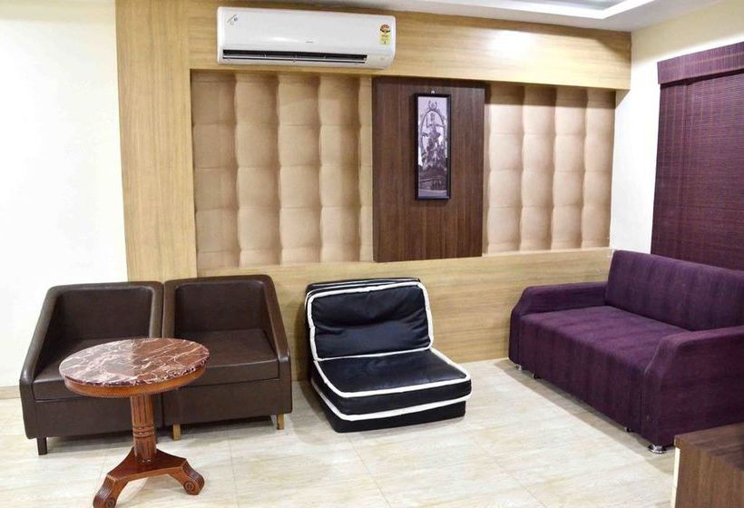 Hotel Oyo Rooms Navlakha Bus Stand 9