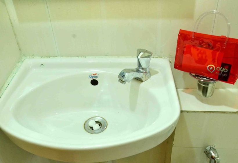 Hotel Oyo Rooms Bhawarkuan Square Indore Madhya Pradesh