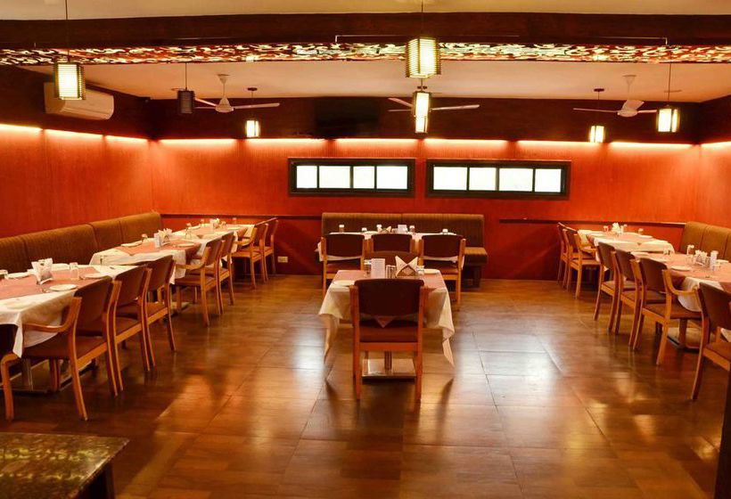 Hotel Oyo Rooms Bhawarkuan Square 1