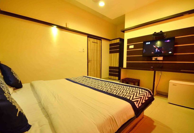 Hotel Oyo Rooms Bhawarkuan Square 10