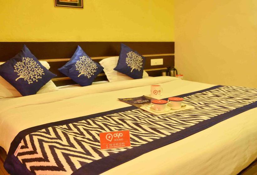 Hotel Oyo Rooms Bhawarkuan Square 12