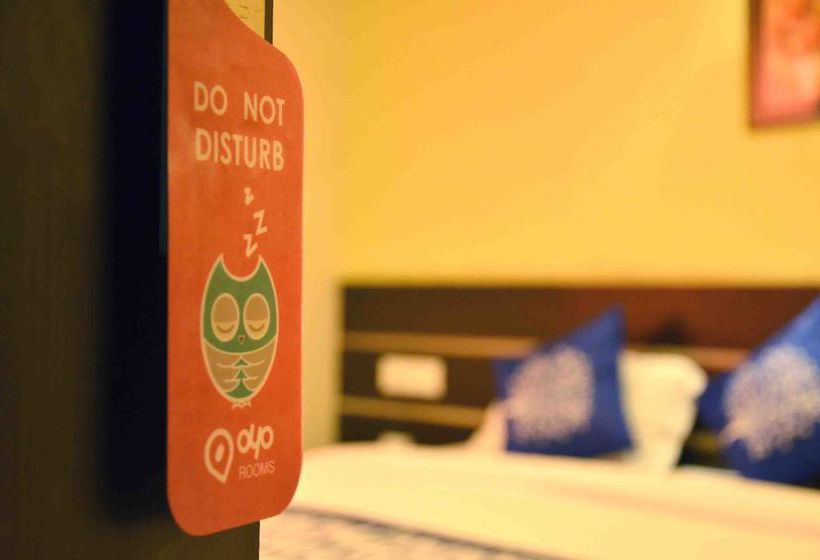 Hotel Oyo Rooms Bhawarkuan Square 13