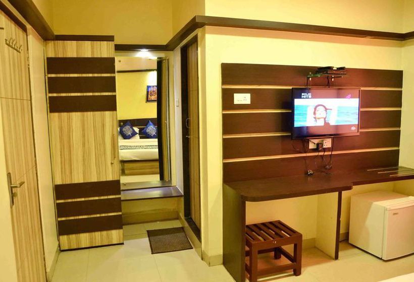 Hotel Oyo Rooms Bhawarkuan Square 15