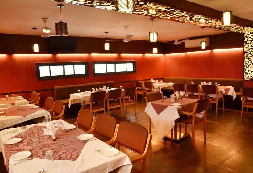 Hotel Oyo Rooms Bhawarkuan Square 3