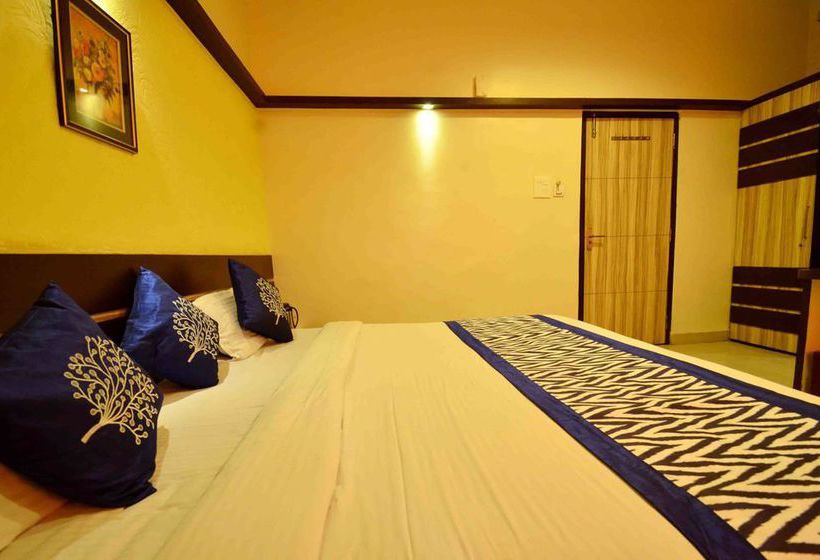 Hotel Oyo Rooms Bhawarkuan Square 9