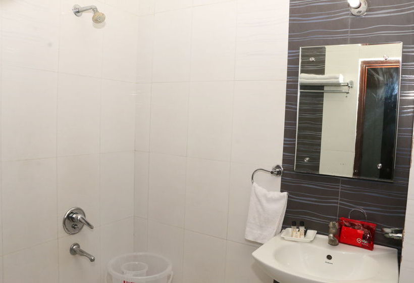 Hotel Oyo Rooms D Block Model Town Extension