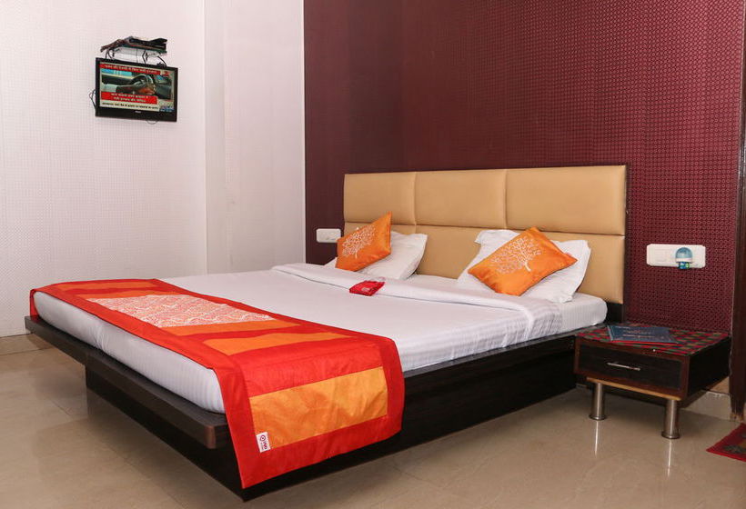 Hotel Oyo Rooms D Block Model Town Extension 10