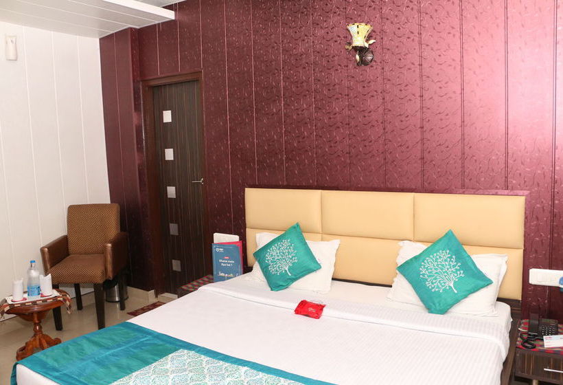Hotel Oyo Rooms D Block Model Town Extension 5