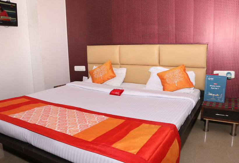 Hotel Oyo Rooms D Block Model Town Extension 9