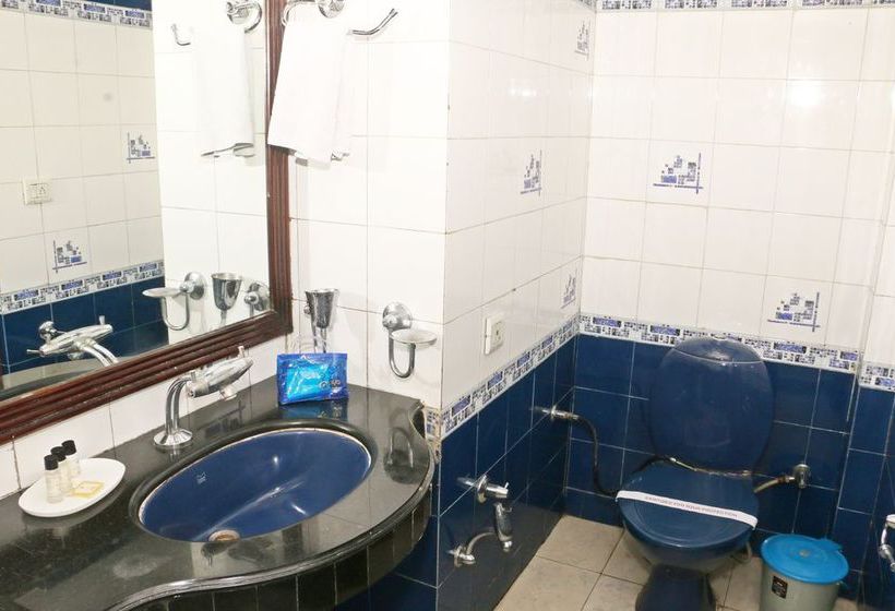 Hotel Oyo Premium Bhai Bala Chowk Ludhiana Punjab