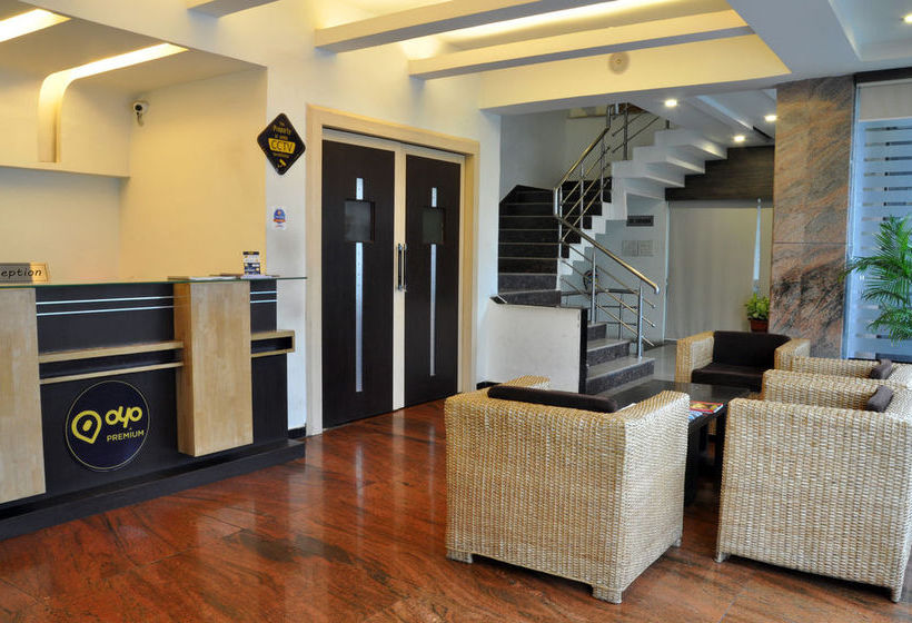 Hotel Oyo Premium Vidhan Sabha Marg 12