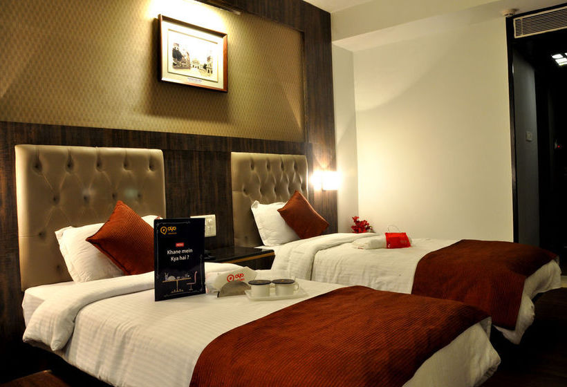 Hotel Oyo Premium Vidhan Sabha Marg 15