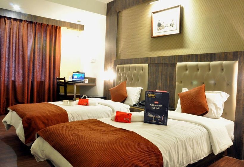 Hotel Oyo Premium Vidhan Sabha Marg 4