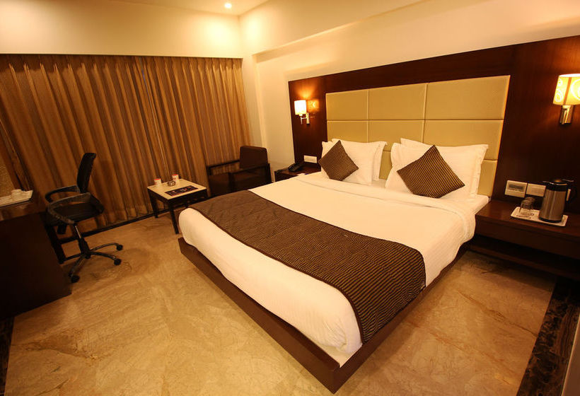 Hotel Oyo Premium Jubilee Garden Jawahar Road 13