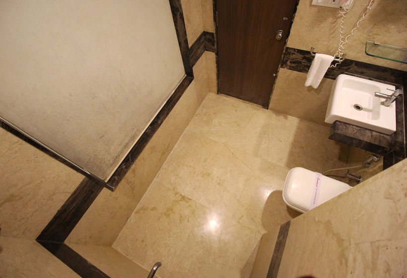 Hotel Oyo Premium Jubilee Garden Jawahar Road 14