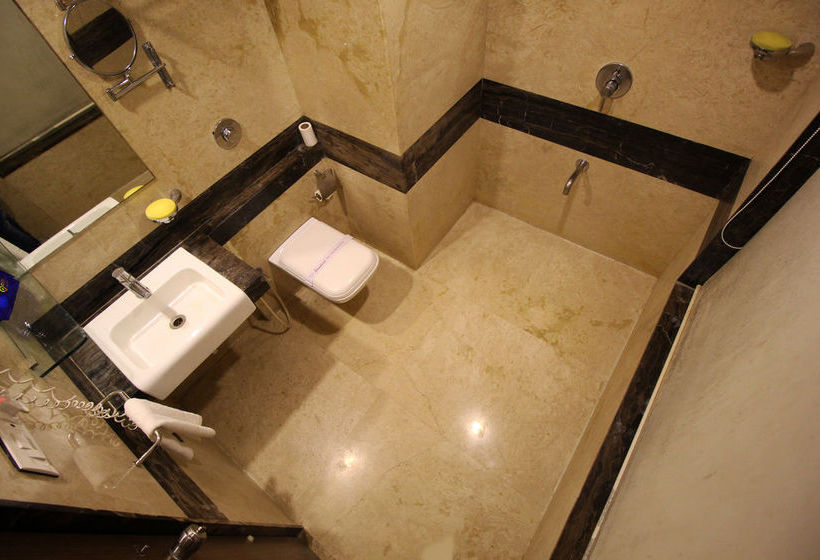 Hotel Oyo Premium Jubilee Garden Jawahar Road 5