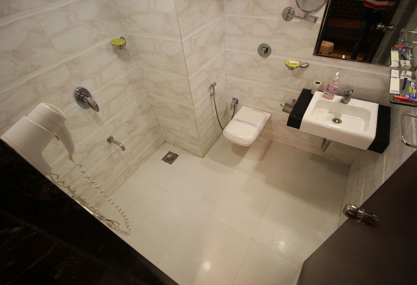 Hotel Oyo Premium Jubilee Garden Jawahar Road 6