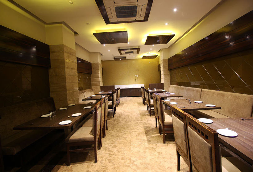 Hotel Oyo Premium Jubilee Garden Jawahar Road 8