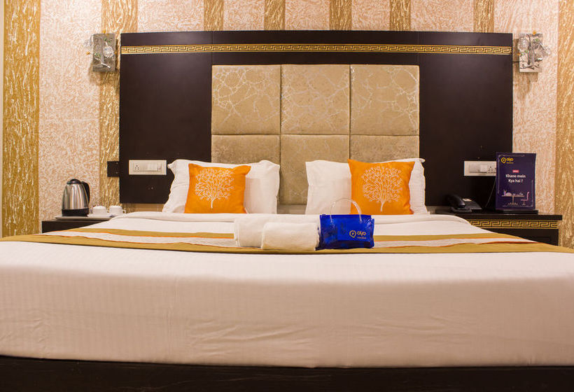 Hotel Oyo Premium Ganesh Peth Nagpur 13