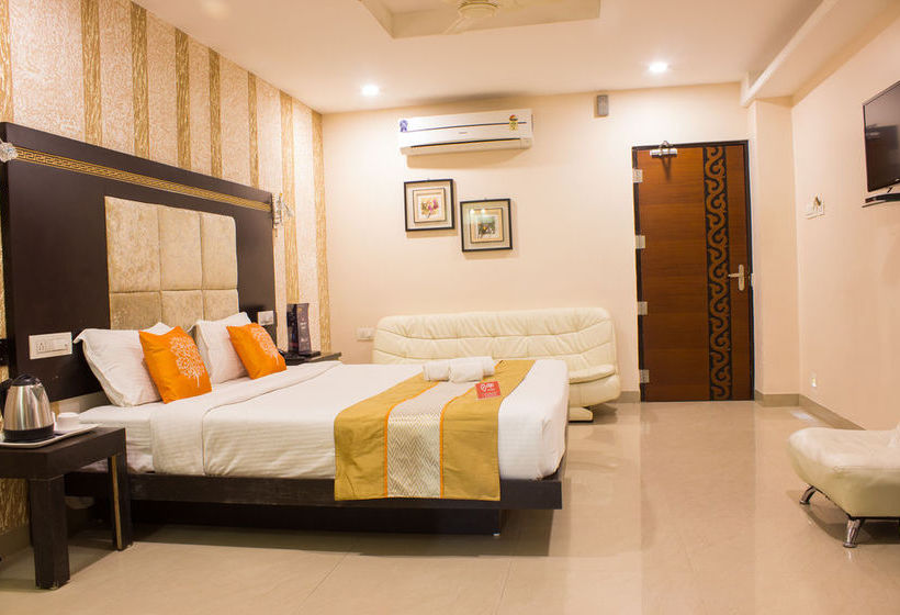 Hotel Oyo Premium Ganesh Peth Nagpur 14