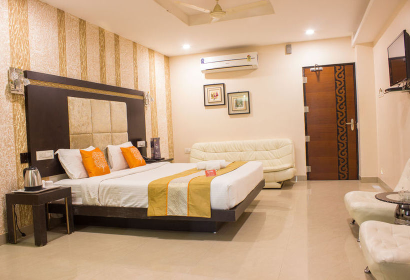 Hotel Oyo Premium Ganesh Peth Nagpur 4