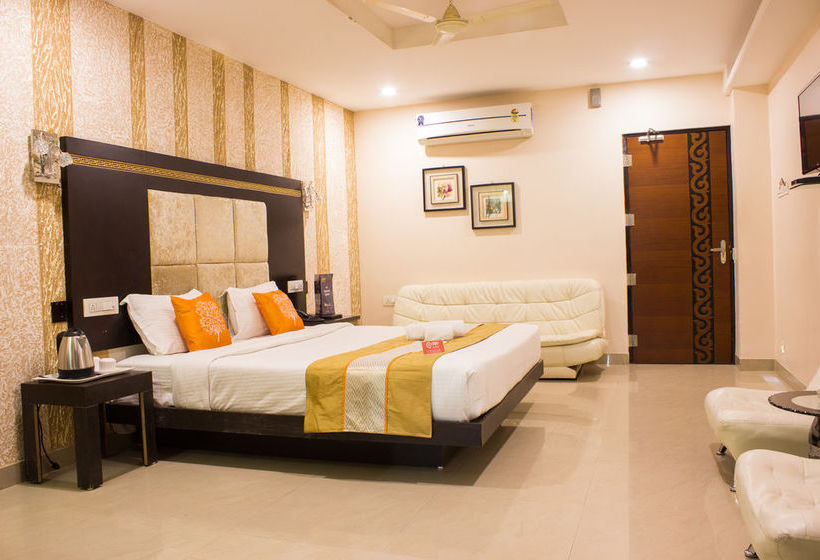 Hotel Oyo Premium Ganesh Peth Nagpur 8